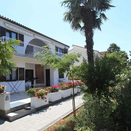 Apartment In Vantacici/insel Krk 14419 *